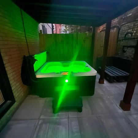 Central London, Jaccuzzi,Newbuild, 2 Bedrooms Two Baths Luaran gambar