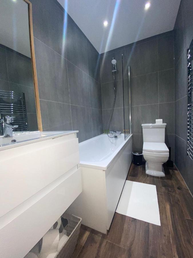 Central London, Jaccuzzi,Newbuild, 2 Bedrooms Two Baths Luaran gambar